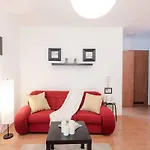Bright And Homey Ac Apartment Near The Center