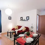 Bright And Homey Ac Apartment Near The Center