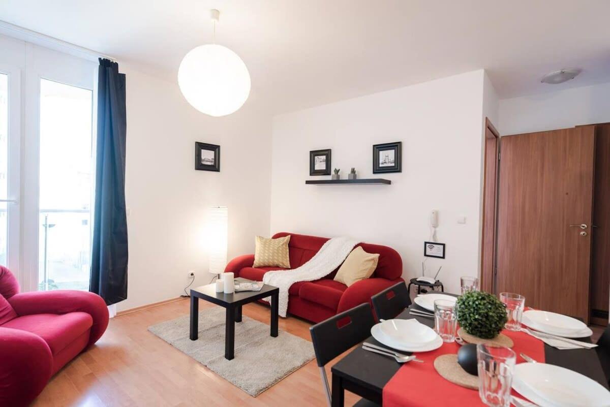 Bright And Homey Ac Near The Center Apartment Budapest