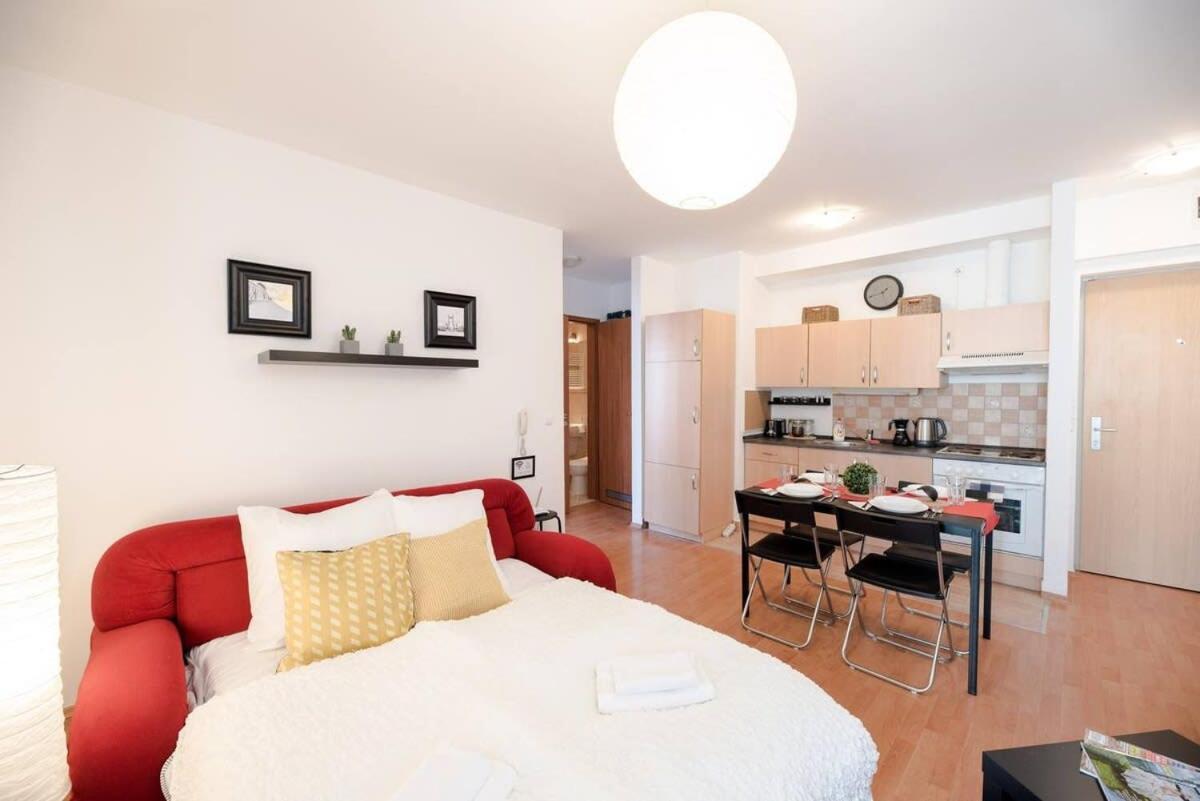 Apartment Bright And Homey Ac Near The Center *